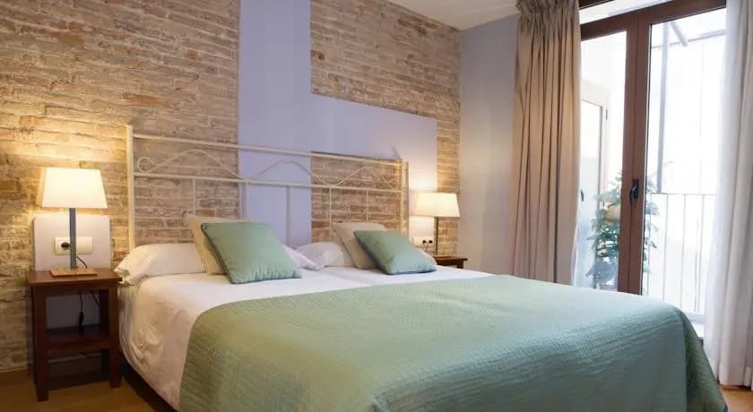 BCN House Apartments - photo 6
