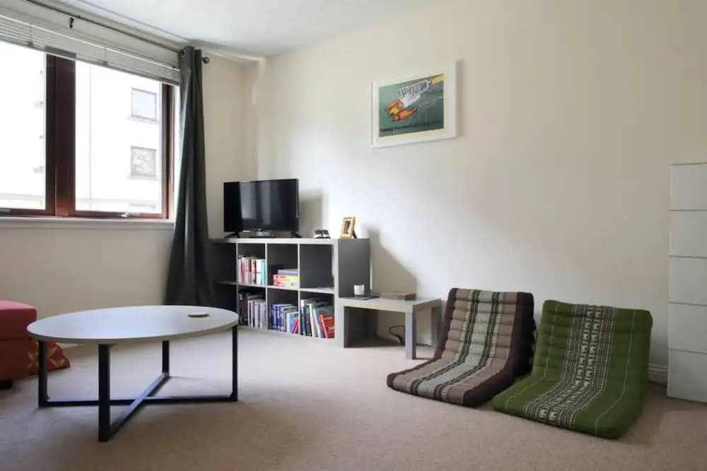 2 Bedroom Canalside Apartment - photo 11