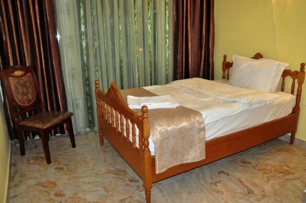 White Palace Hotel - photo 3