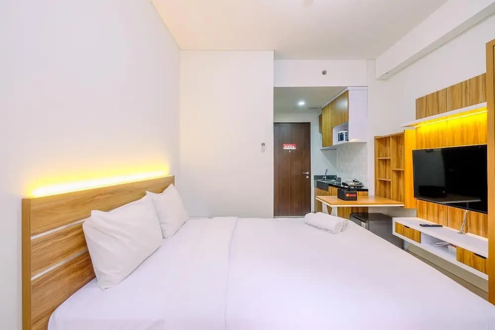 Modern And Comfy Studio At Transpark Cibubur Apartment - photo 2
