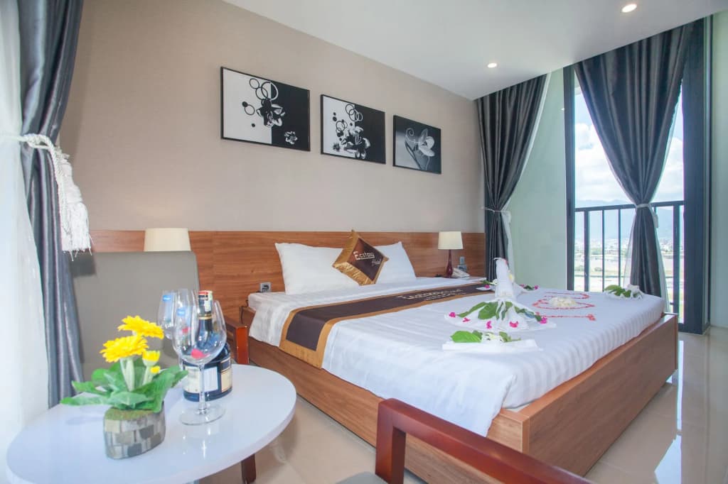 Ecstasy Hotel - photo 2
