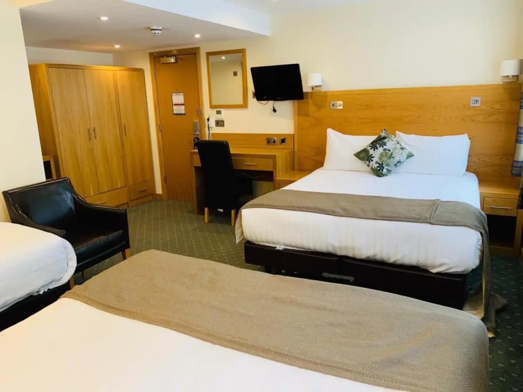 Regency Hotel Parkside - photo 15