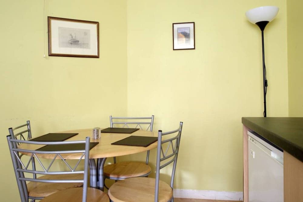 1 Bedroom Apartment By The Meadows - photo 9