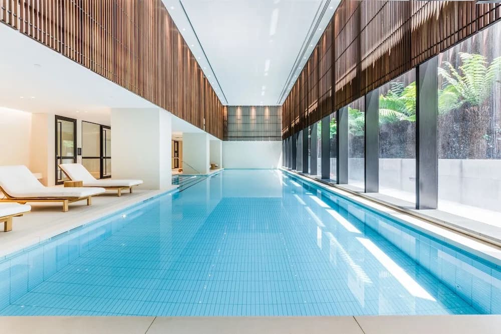 Exquisite 1 bedroom Parking Gym Pool Spa - photo 13