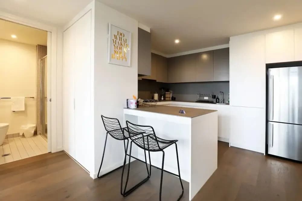 Stylish And Modern 2 Bedroom Melbourne Retreat - photo 12