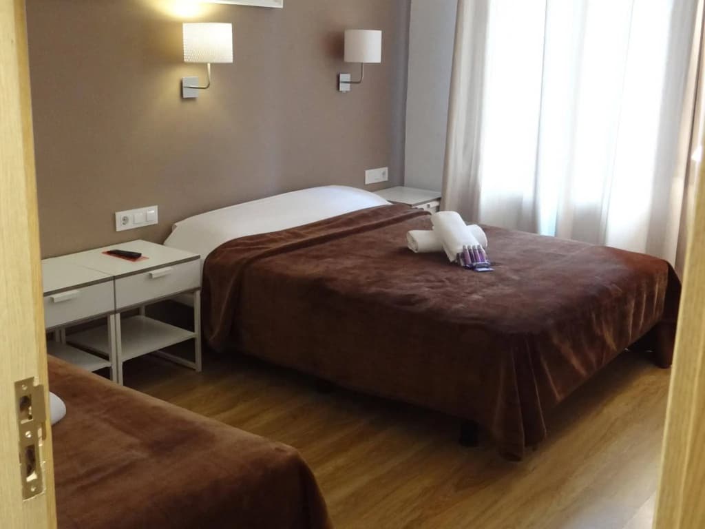 Hostal Balkonis - photo 4