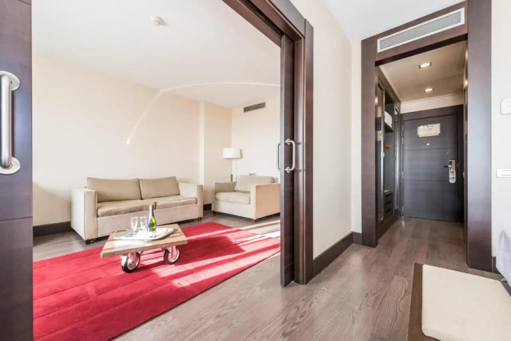 Hotel Mercader - photo 18