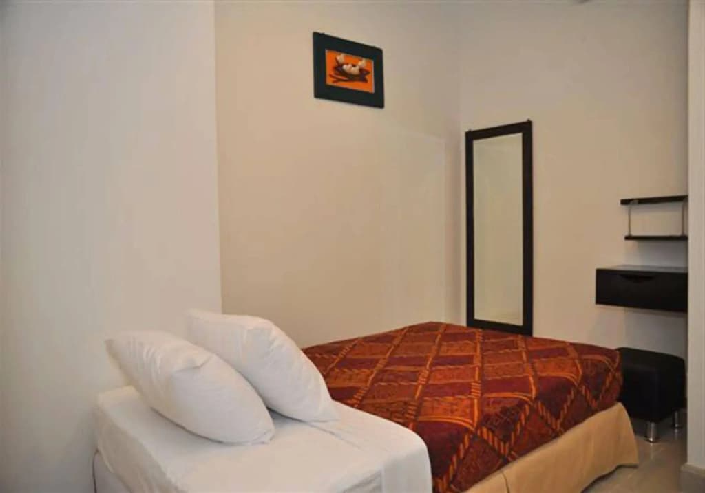 Old Budget Hotel - photo 5