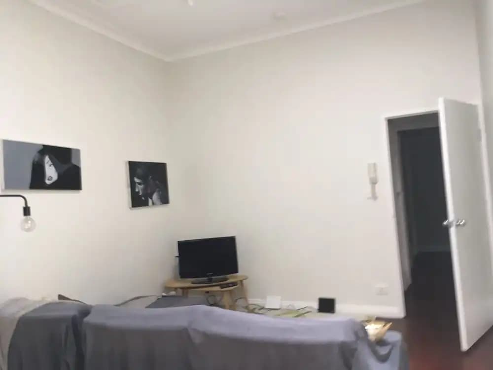 BUDGET Bourke st Apartment - photo 2