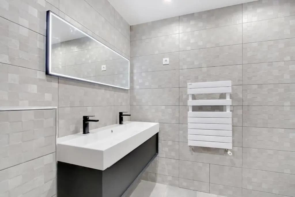 Trocadero/ Eiffel Tower - 3 Bedrooms- All New! - photo 7