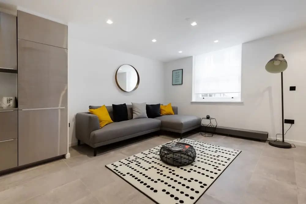 3Bdr House With Patio By The Residences - photo 4