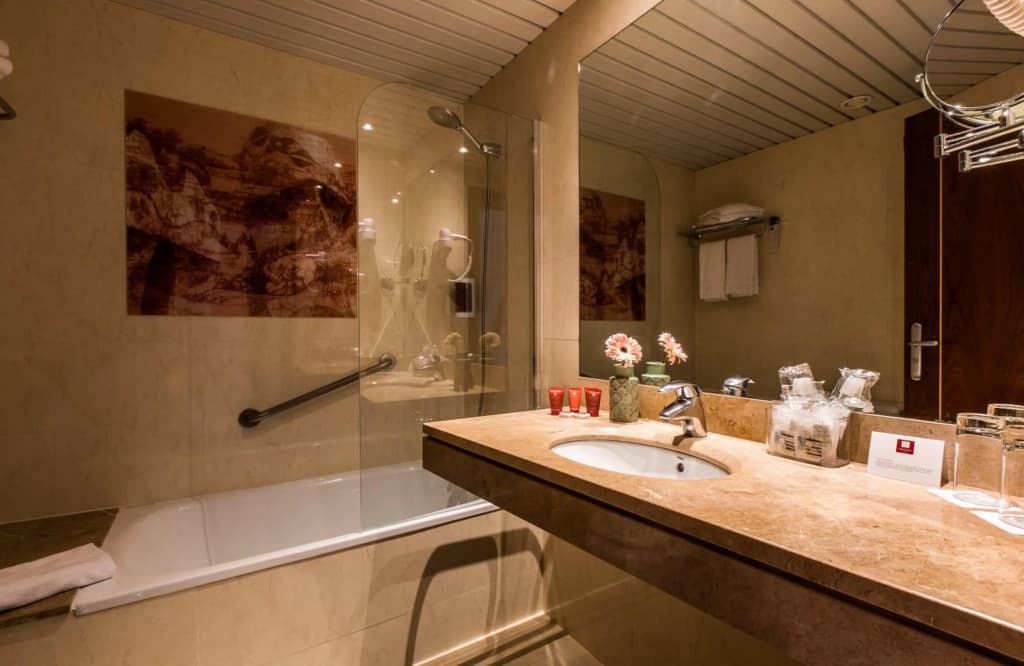 Leonardo Hotel Barcelona Gran Via - photo 8