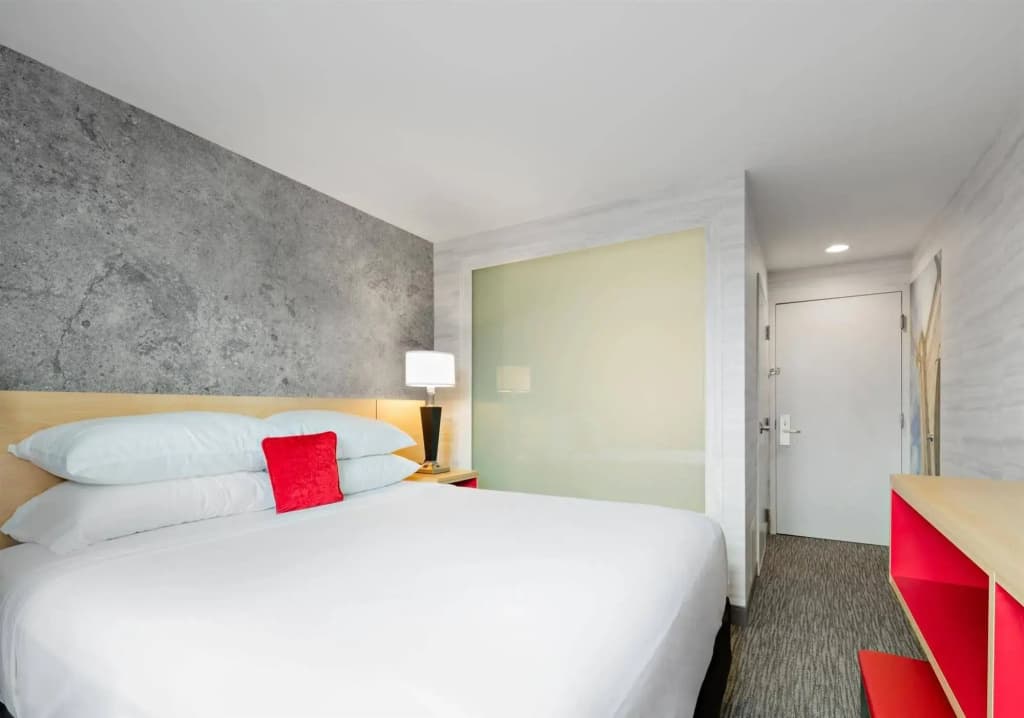 Red Lion Inn and Suites Brooklyn - photo 4