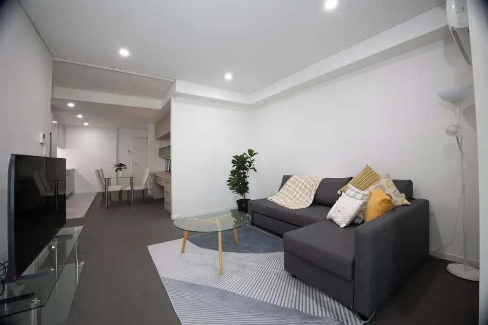 Kozyguru | Epping | Stylish 1 Bedroom Apartment - photo 2