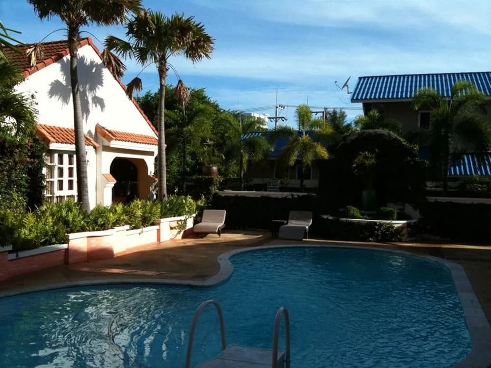 Baan Rajdamnern Huahin - photo 20