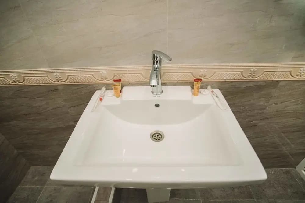 Ninth Floor Hotel - photo 7