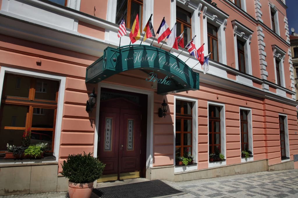 Hotel Carlton - photo 1