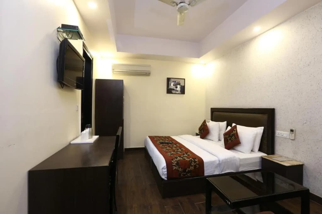 Hotel Rupam Kingston Park - photo 27