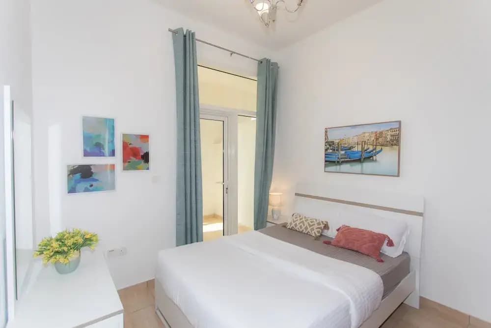 Lively apt near Dubai Sports City - photo 4