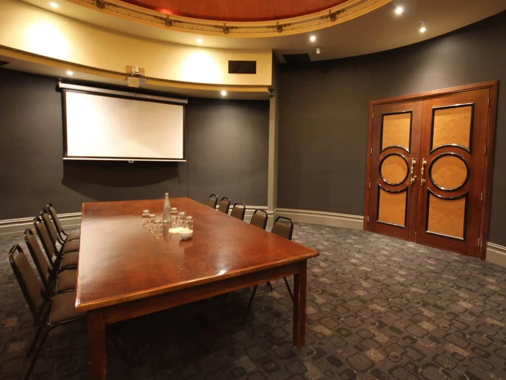 Nightcap at Matthew Flinders Hotel - photo 20