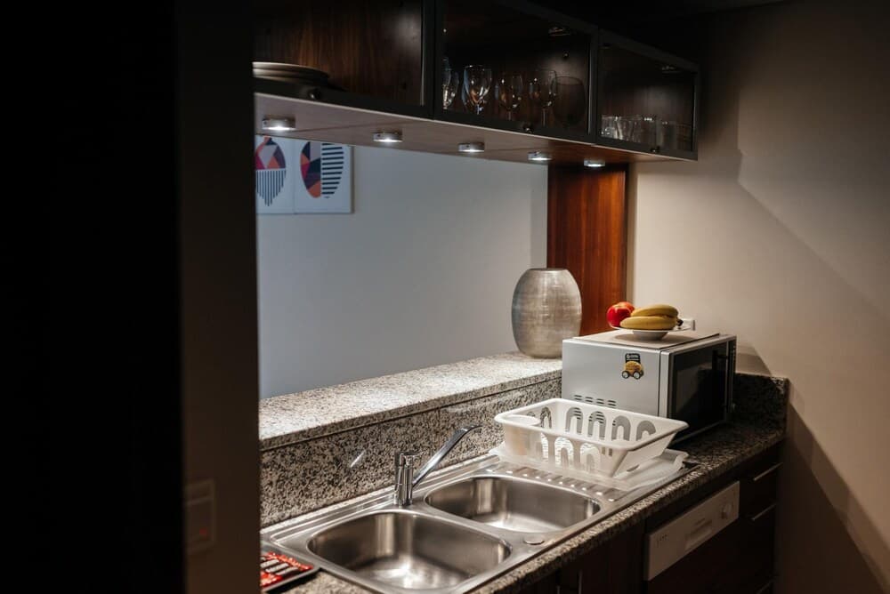 Chic 1BR Oasis in the Heart of Dubai Marina - photo 18
