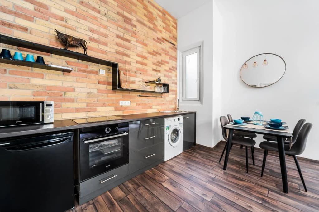 NEW DOB 53-4 CENTER Apartment - photo 8