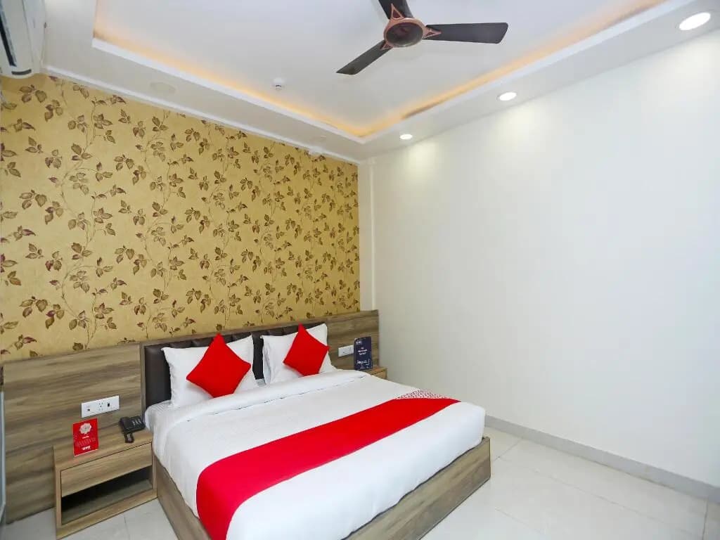 The Garden Side Inn by OYO Rooms - photo 14