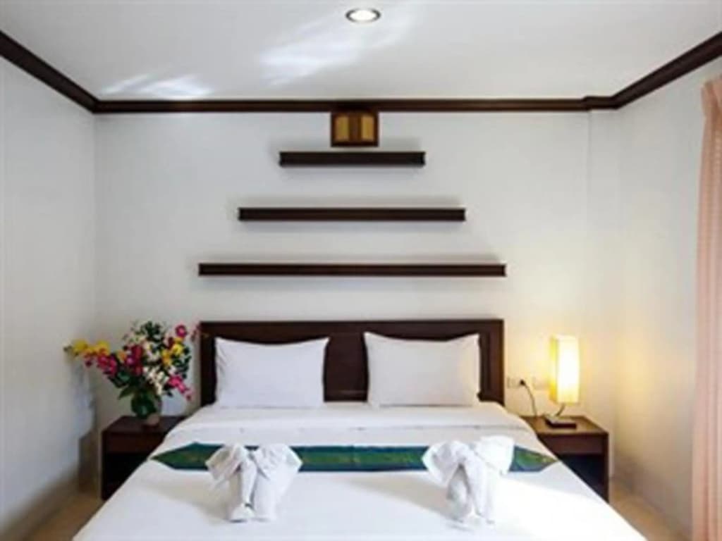 Triple Rund Place Hotel - photo 6
