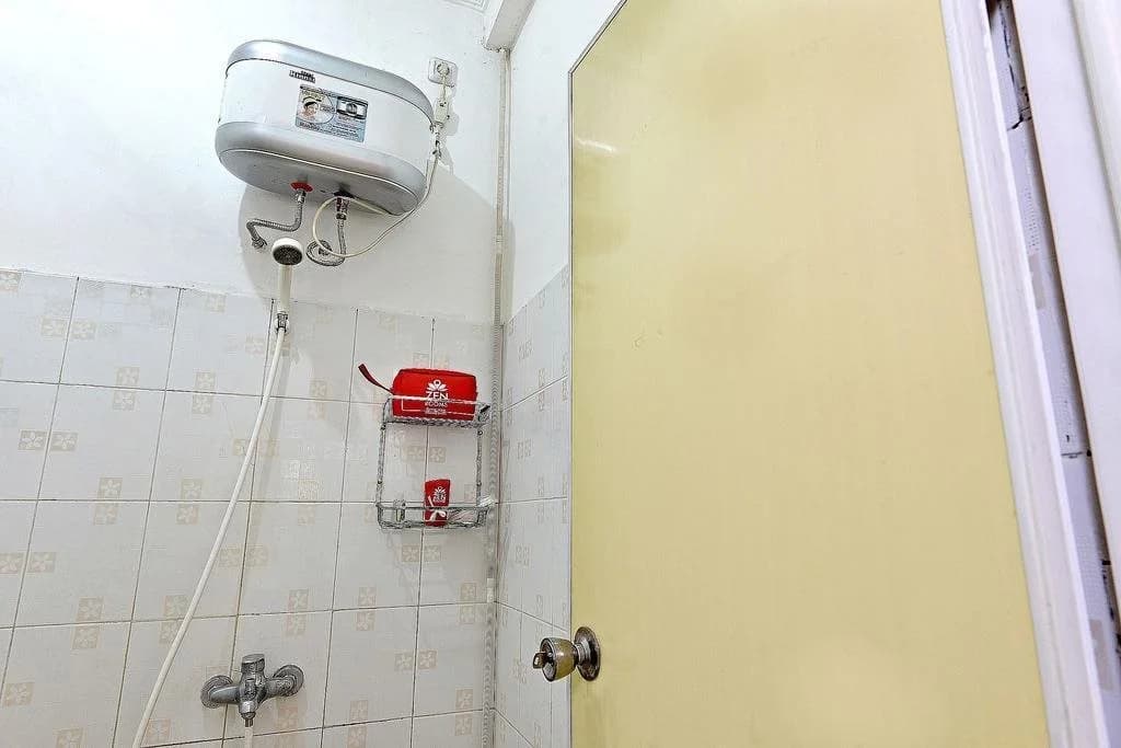 Zen Rooms Karet Tengsin - photo 8