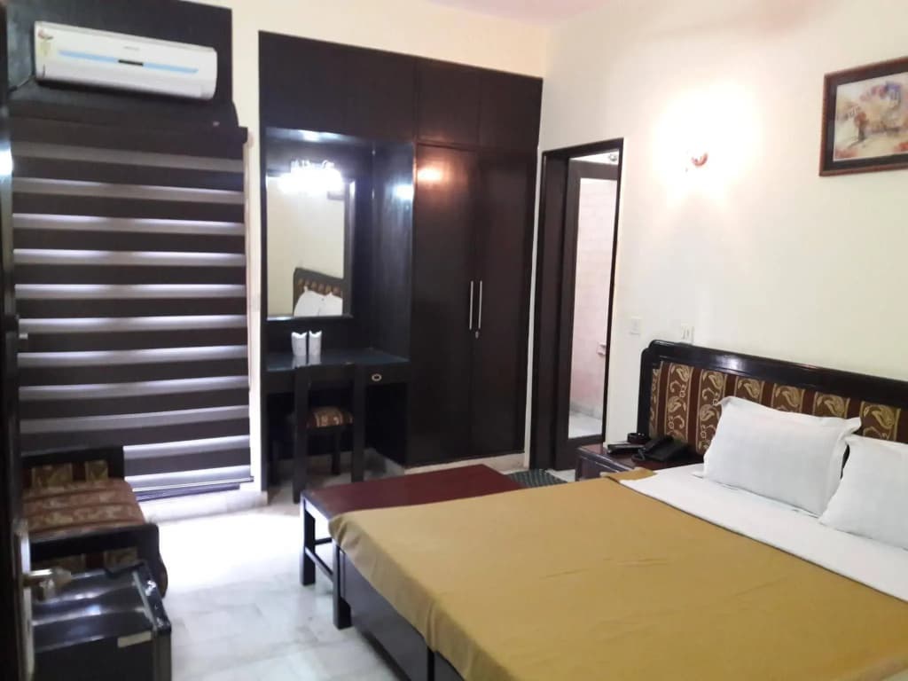 Sundeep Inn - photo 5
