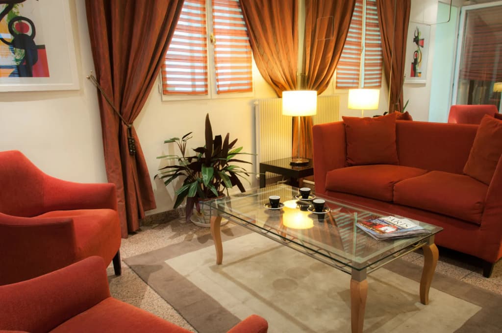 Hôtel Des Deux Avenues - photo 18