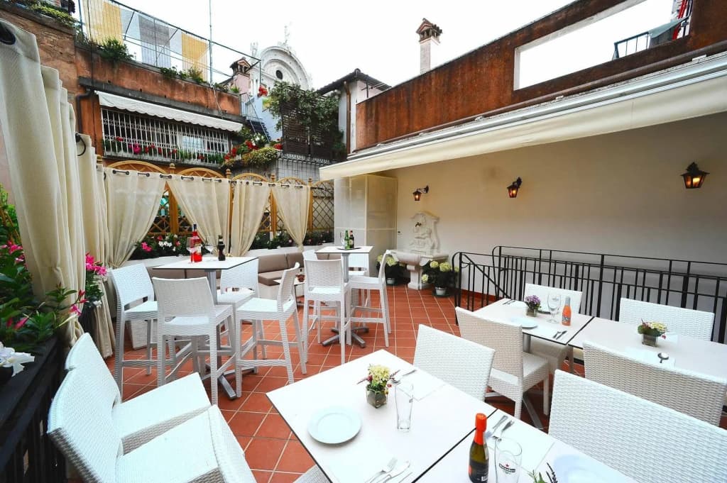 Hotel Fontana - photo 18