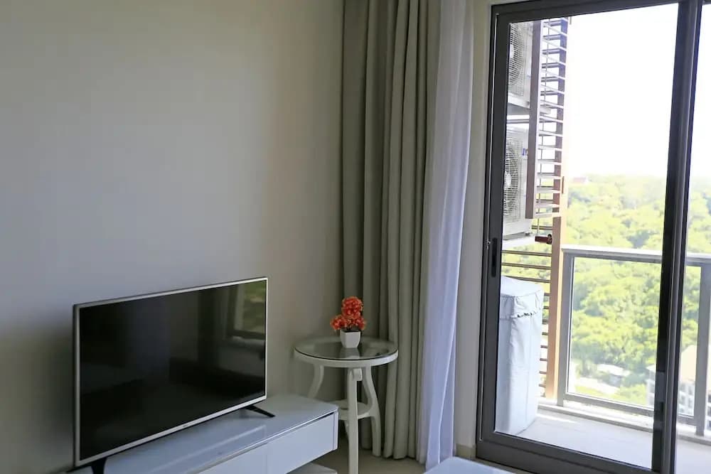 Unixx Condominiums by Win 99 Group - photo 4