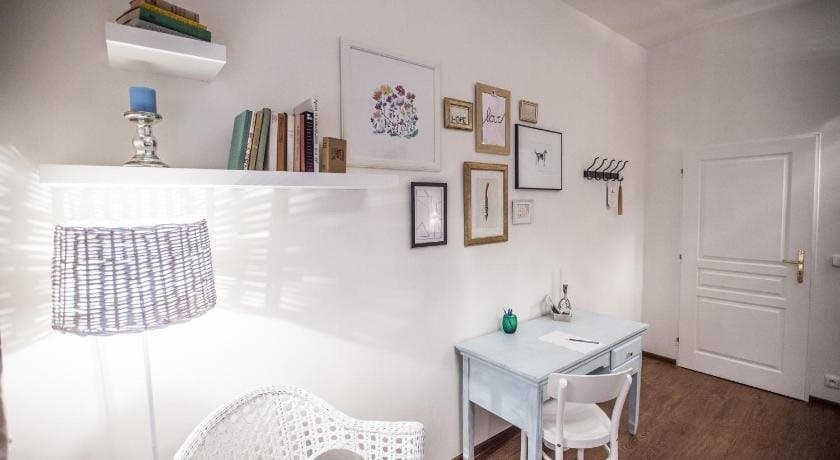 Bed&Books Art Hotel - photo 2