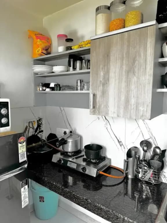 R Cottage Studio Apartments - photo 14