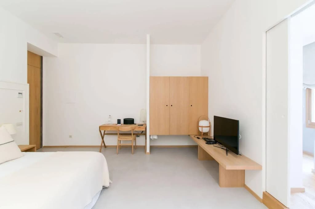 Margot House - photo 5