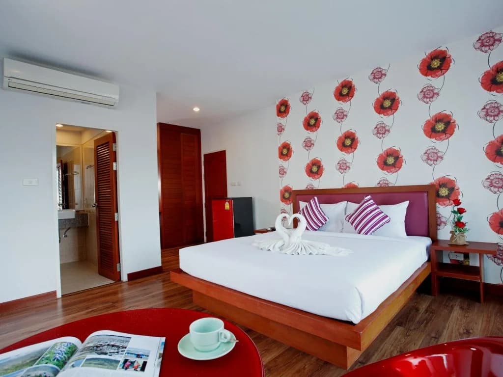B Bossa Patong Hotel - photo 5