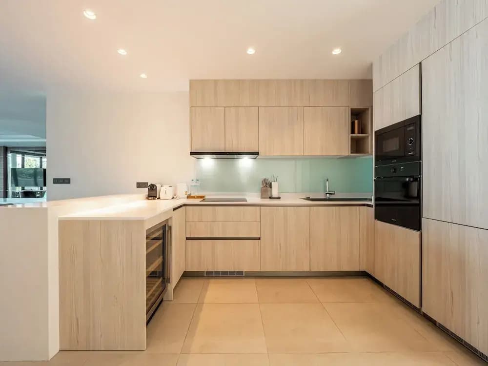 Beautiful Apt with a Pool - photo 9