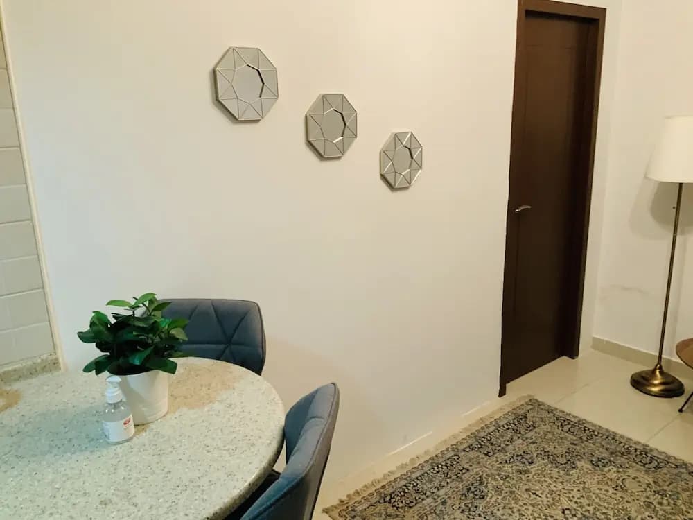 Classic One Bedroom - photo 5
