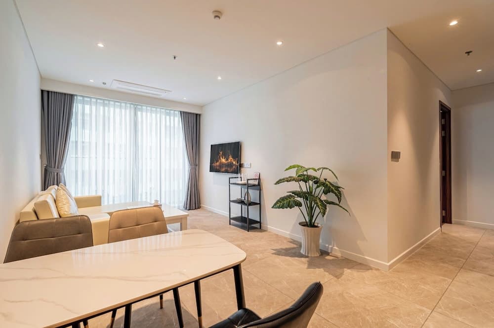 The CREST Premier Residence - photo 29