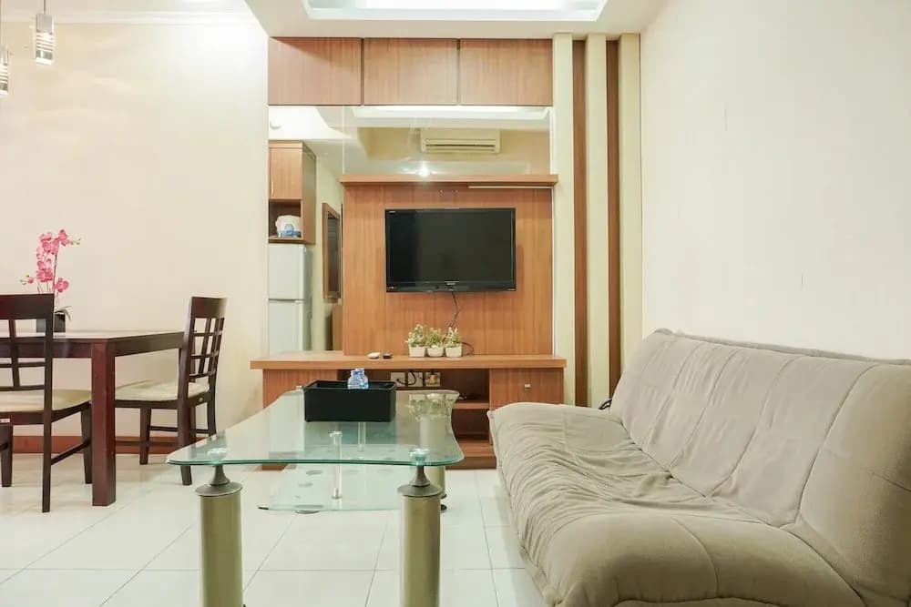 Homey And Compact 2Br Marina Ancol Apartment - photo 1