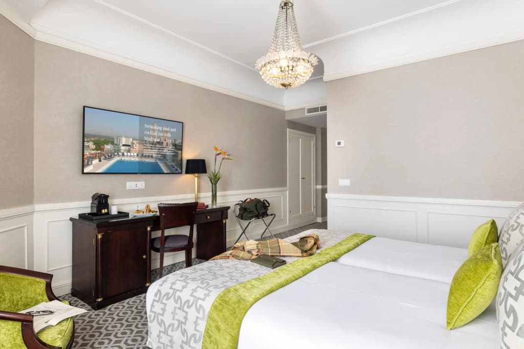 Hotel Emperador - photo 5