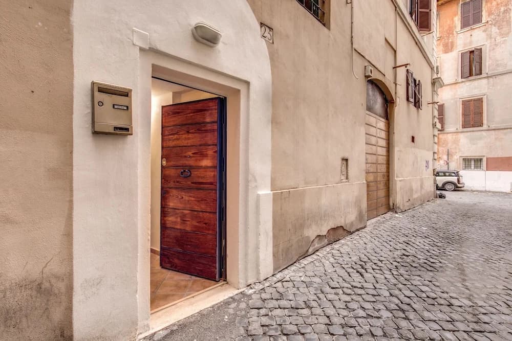 Romantic Osti - main photo