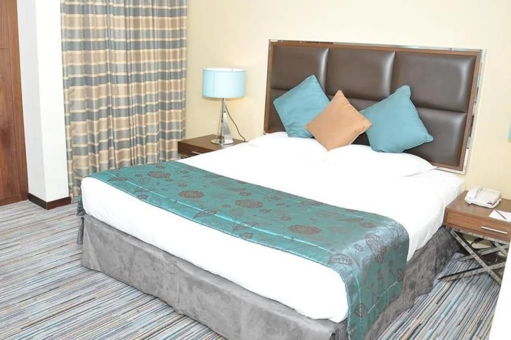Phoenix Plaza Hotel Apartments - photo 7