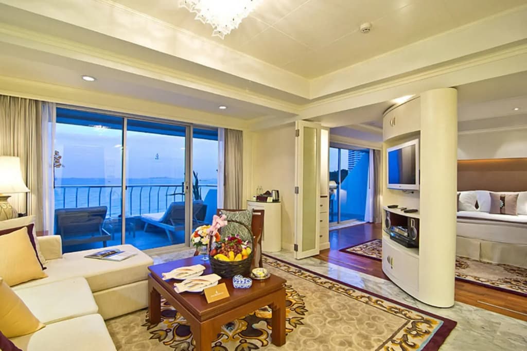 Royal Wing Suites & Spa Pattaya - photo 4