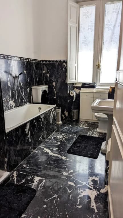 Beautiful 2-bed Apartment in Roma - photo 9