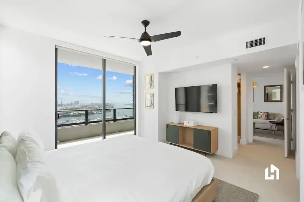 Stylish Apartments with Partial Ocean Views in Downtown - photo 8