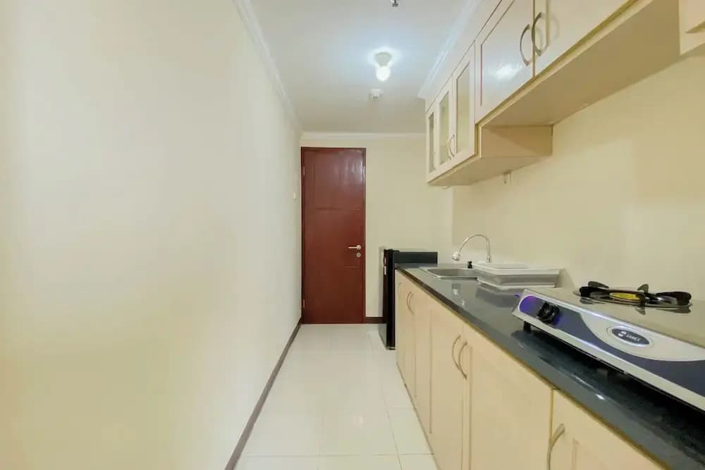 Good And Cozy Studio (Free Ipl & Utilities) Grand Palace Kemayoran Apartment - photo 12