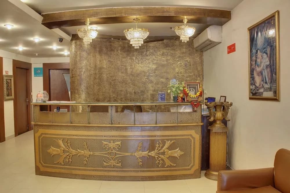 OYO 358 Hotel Golden Leaf - photo 13
