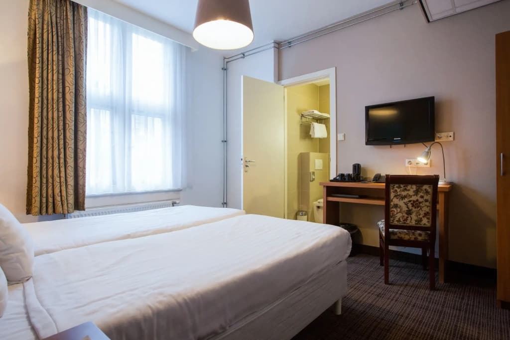Dutch Design Hotel Vondelpark - photo 6